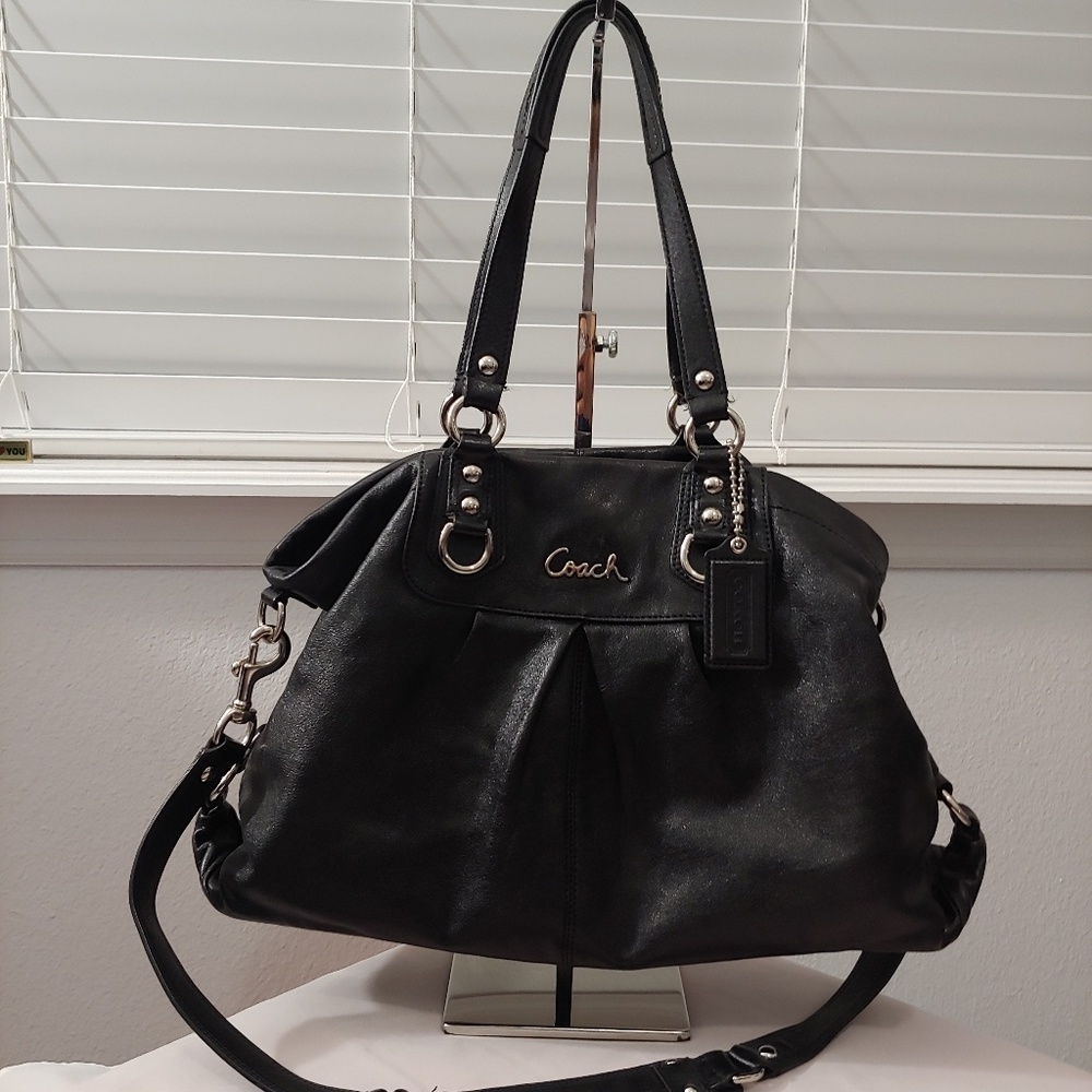 Coach black leather bag silver hardware. Pre-owned